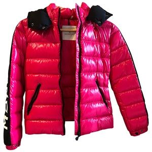 MONCLER
Jacket & coat
10 ans - jusqu'à 142cm